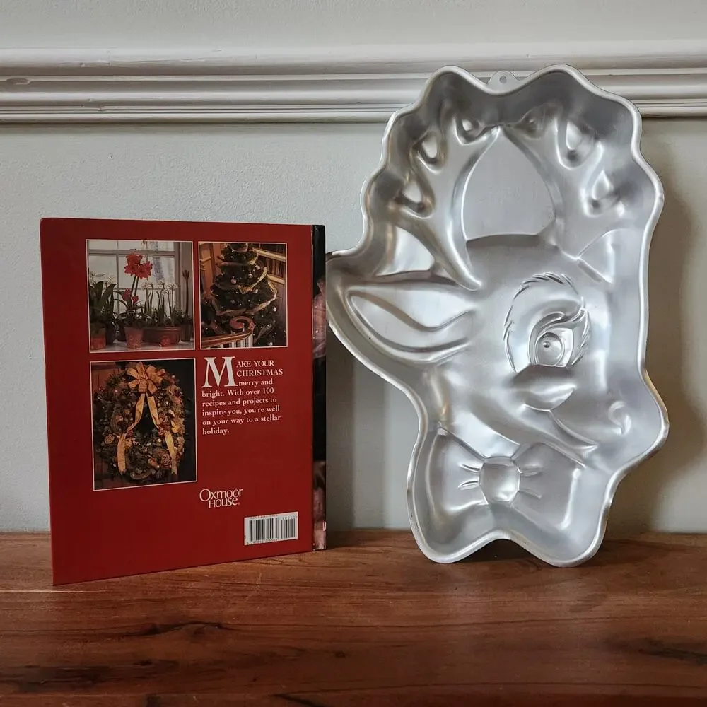 Holiday Baking Gift Set – Wilton Reindeer Cake Pan + Southern Living 1997 Book